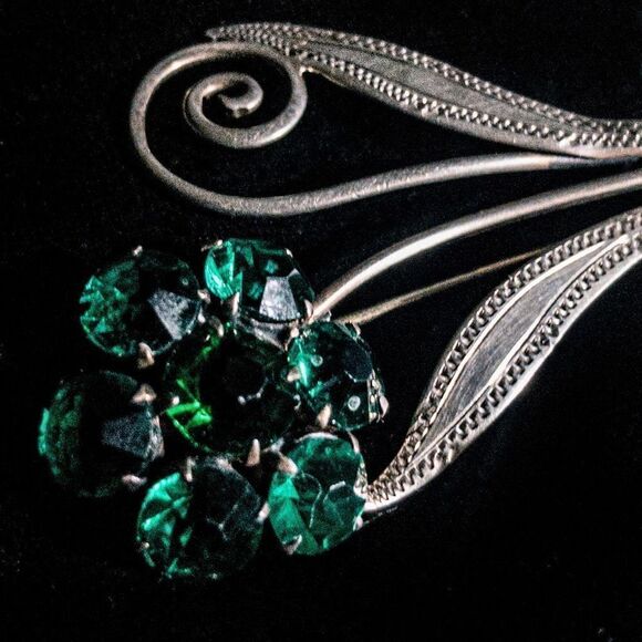 Vintage Floral Brooch Green Rhinestone Sterling Silver with Bar Pin Clasp - Picture 6 of 8